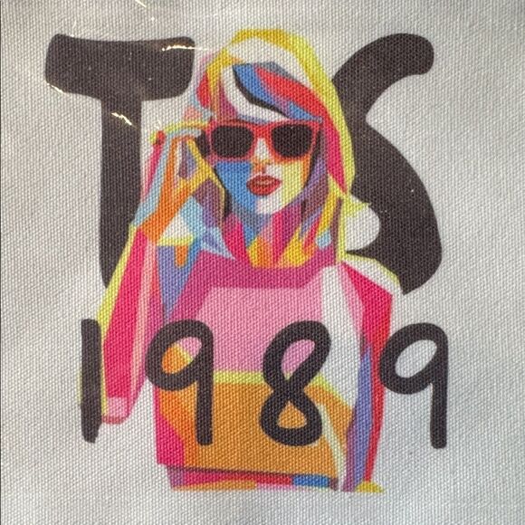 Taylor Swift 1989 Swiftie Gift Bundle Cosmetic Bag 1989 Necklace and Tote NEW - Picture 7 of 9